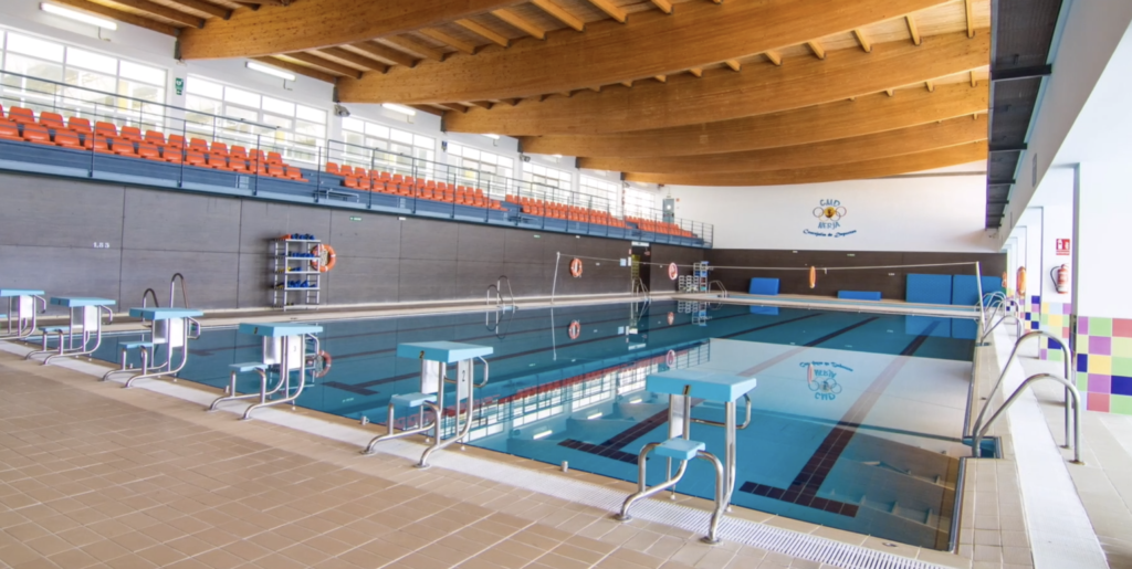 Aprobado el proyecto para arreglar la cubierta de la piscina