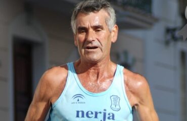 La puerta Maratón de la Ciudad  Deportiva se denomina Paco Gallardo