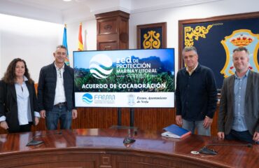 Ayuntamiento y Fundación Aula del Mar Mediterráneo suscriben un acuerdo para impulsar la conservación del fondo marino y el litoral de Nerja