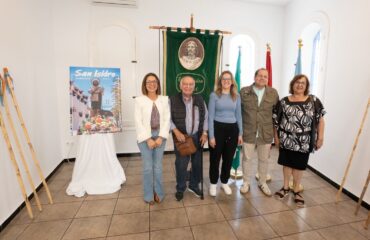 Inaugurada una muestra sobre la Romería de San Isidro en el local municipal junto al "Boquete de Calahonda"