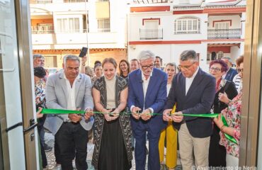 La Asociación Española Contra el Cáncer, inauguró ayer su nueva sede en Nerja.