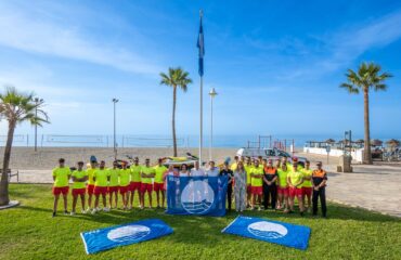 Comienza la temporada 2025 con las Banderas Azules ondeando en Nerja y Maro