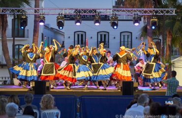 El folclore llena la Plaza de España de cultura y tradiciones