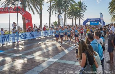 La atleta María Pérez recibe el cariño de Nerja en la 68ª Carrera Urbana Feria de Nerja y el 40º Trofeo de Marcha Villa de Nerja