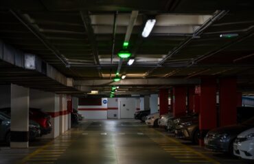 El Ayuntamiento completa el sistema de guiado de plazas libres del aparcamiento Balcón de Europa