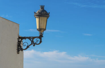 A licitación la contratación del suministro e instalación de 356 luminarias LED en la vía pública