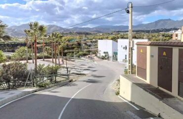 Se adjudica la reurbanización de la calle de la Fábrica junto al IES El Chaparil