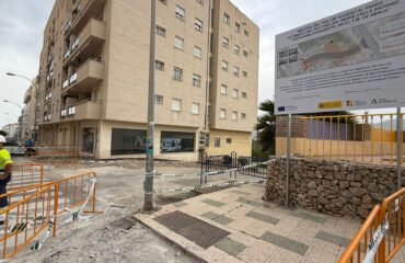 Arrancan las obras en calle de la Fábrica, junto al IES El Chaparil