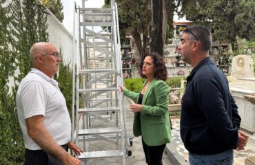 Nuevas escaleras para el Cementerio Municipal