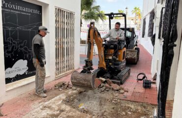 El Ayuntamiento renueva las infraestructuras de calle Gómez