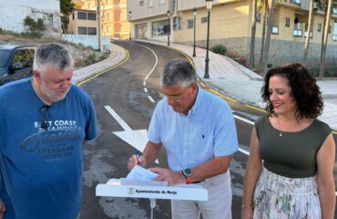 Concluyen las obras de calle La Fábrica y el acceso al paseo marítimo de El Chucho
