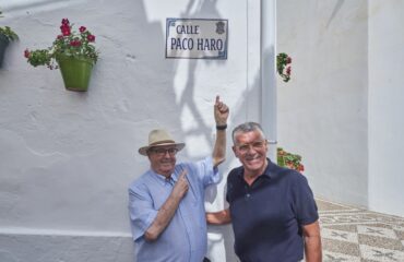 La calle Tajillo pasa a denominarse calle Paco Haro en reconocimiento a su trayectoria y compromiso con su pueblo