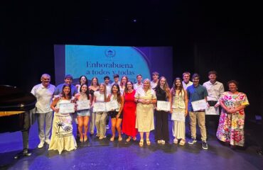 El Ayuntamiento reconoce la excelencia del alumnado con la entrega de los XII Premios al Mérito Académico