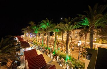 La II Feria Balcón de Europa se consolida como una de las grandes citas gastronómicas y musicales del verano
