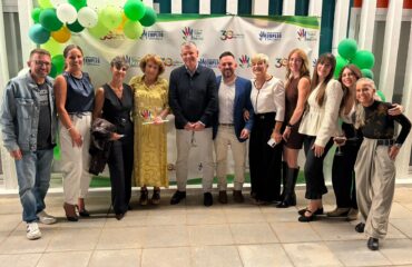 El alcalde felicita al Taller de la Amistad por su 30 aniversario